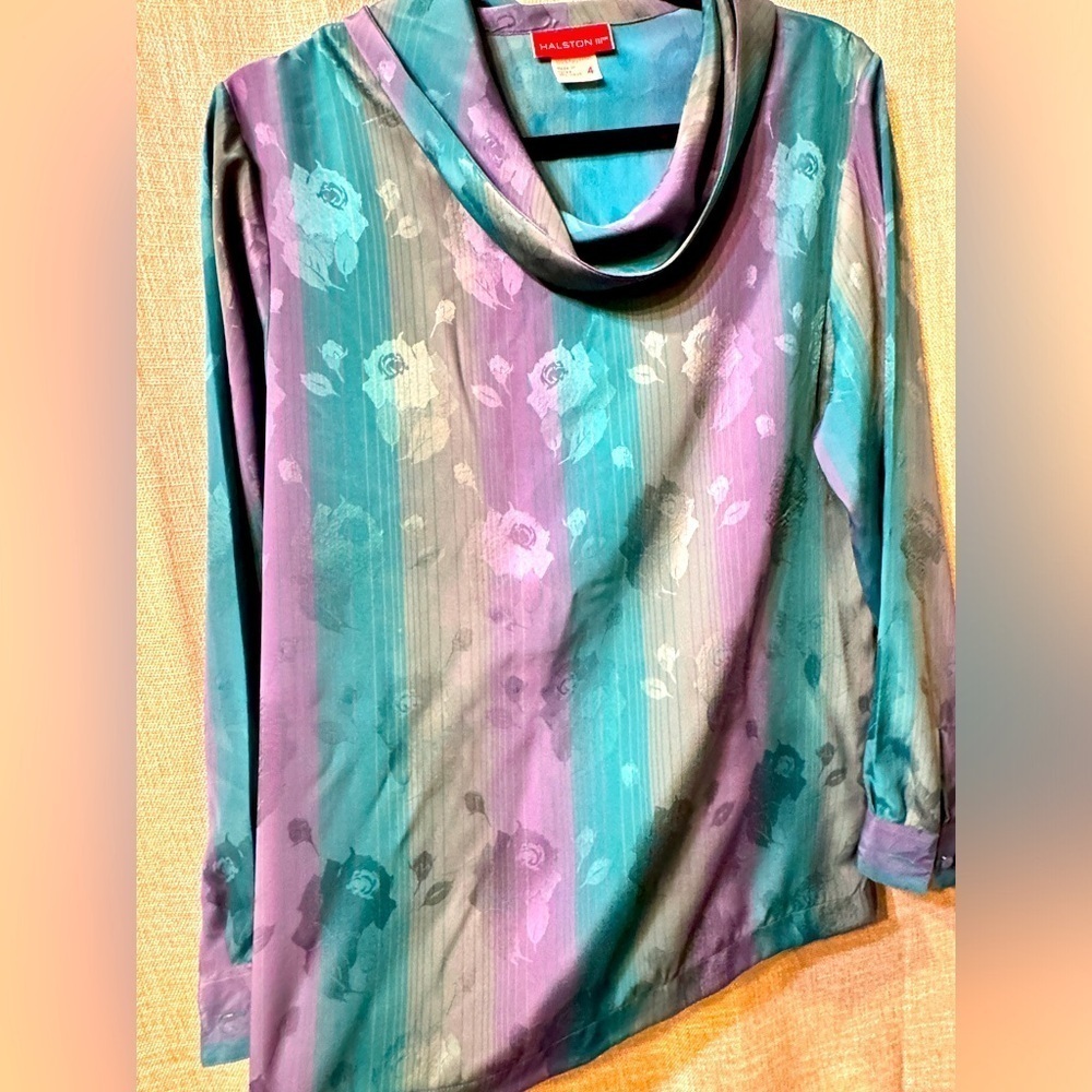 Vintage Halston III Blouse silky with roses size 4